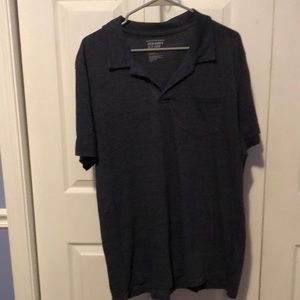 Men’s old navy shirt.